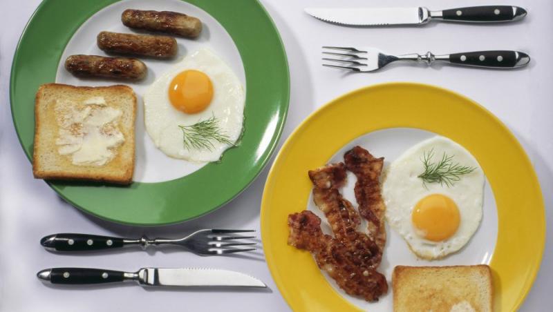 Un mic dejun bogat in grasimi este cel mai sanatos mod de a-ti incepe ziua