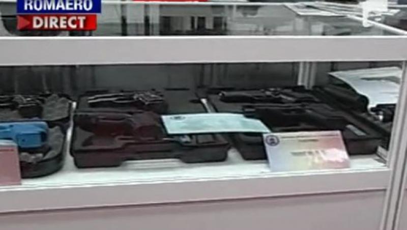 VIDEO! Expozitie de arme la Romaero, in Bucuresti
