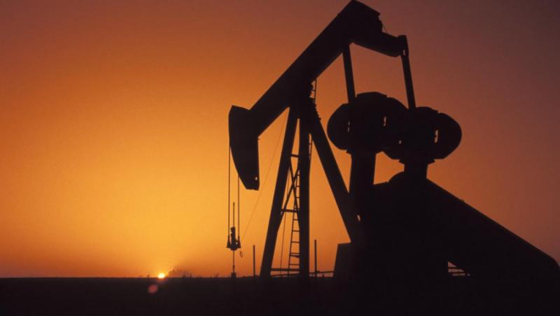 Nou motiv de scumpire a carburantilor - Companiile petroliere, suprataxate din 2013