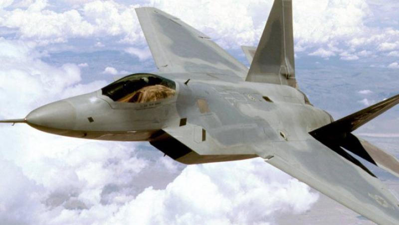 Probleme tehnice: Pentagonul limiteaza zborurile avioanelor de vanatoare invizibile F22