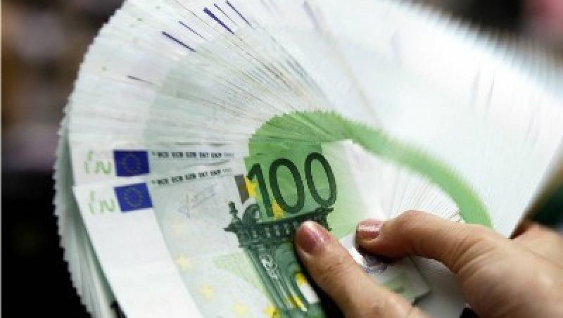 Euro s-a oprit din crestere: 4,4435 lei