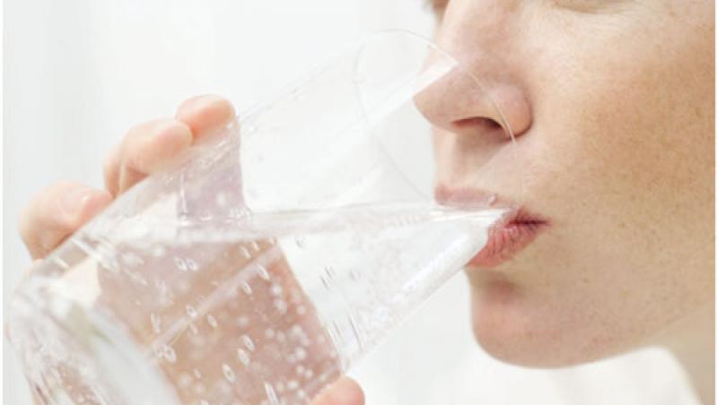 5 modalitati prin care poti bea mai multa apa