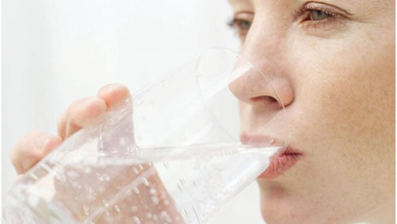 5 modalitati prin care poti bea mai multa apa