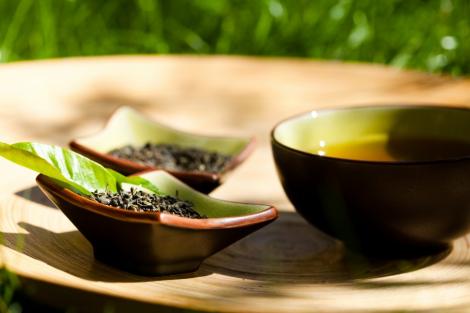 Ceaiul verde ajuta la vindecarea arsurilor solare