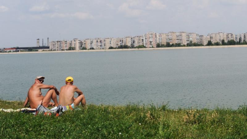 Bucuresti: Un pescar a disparut in Lacul Morii