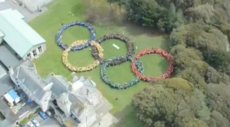 Marea Britanie: Peste 2000 de elevi au format cel mai mare logo uman al Jocurilor Olimpice