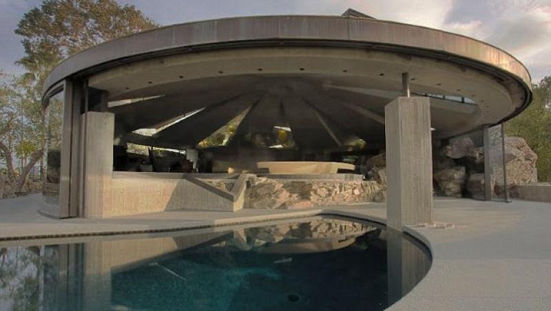 FOTO! Casa care a aparut intr-un film cu James Bond costa 13,9 milioane de dolari
