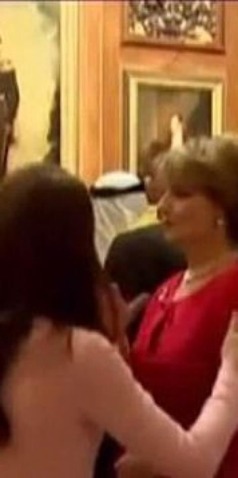 VIDEO! Ducesa de Cambridge s-a inclinat in fata Principesei Margareta a Romaniei