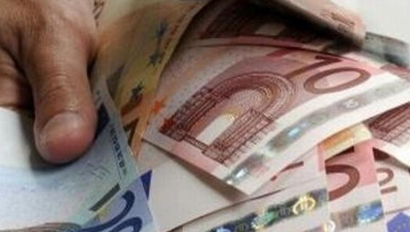 Moneda nationala, aproape de minimul istoric: € = 4,4452 lei!