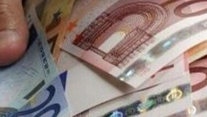 Moneda nationala, aproape de minimul istoric: € = 4,4452 lei!