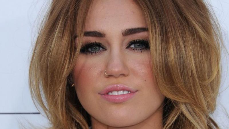 Miley Cyrus, de nerecunoscut la premiile Billboard