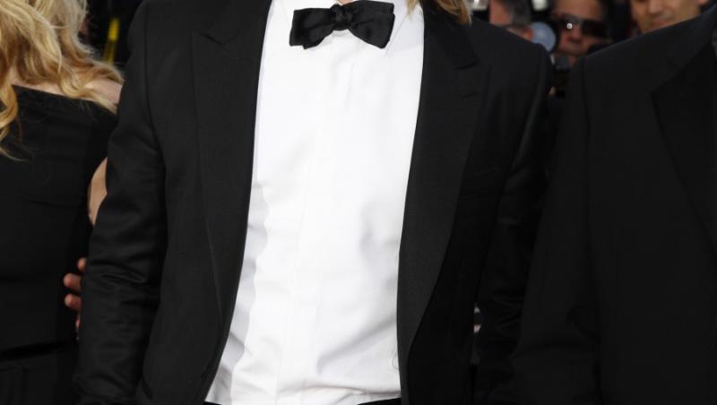 VIDEO! Brad Pitt a facut furori pe covorul rosu de la Cannes
