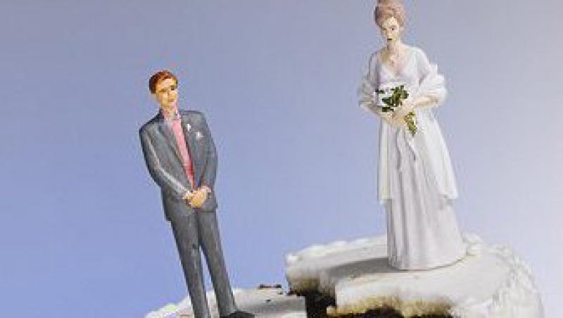 O treime din cuplurile casatorite din UK ajung sa divorteze, din cauza Facebook-ului