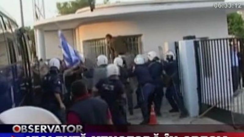 VIDEO! Incidente violente, cu caracter xenofob, provocate de neonazistii greci