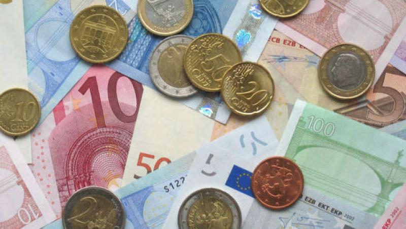 Un nou minim istoric pentru moneda nationala: Euro a ajuns la 4,4662 lei
