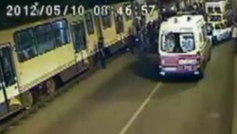 VIDEO! Vezi primele imagini de la accidentul de tramvai din Pasajul Lujerului!