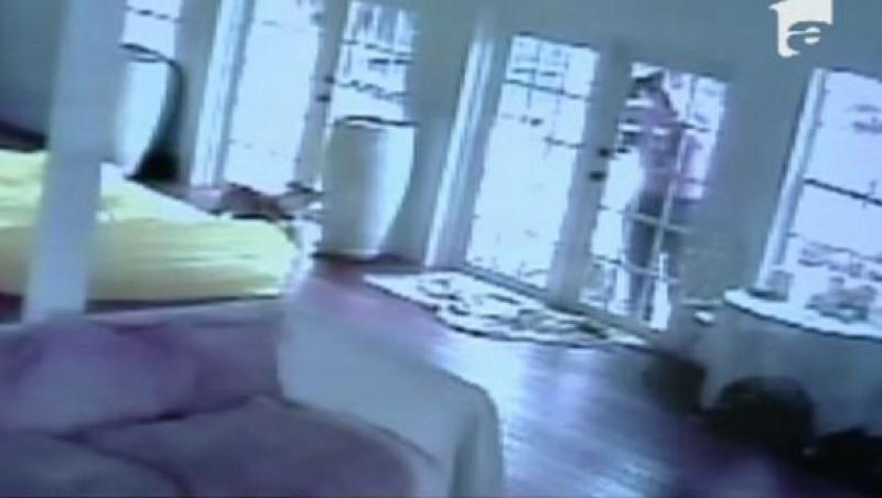 VIDEO! SUA: Un hot s-a jucat cu cainele din casa pe care voia sa o jefuiasca