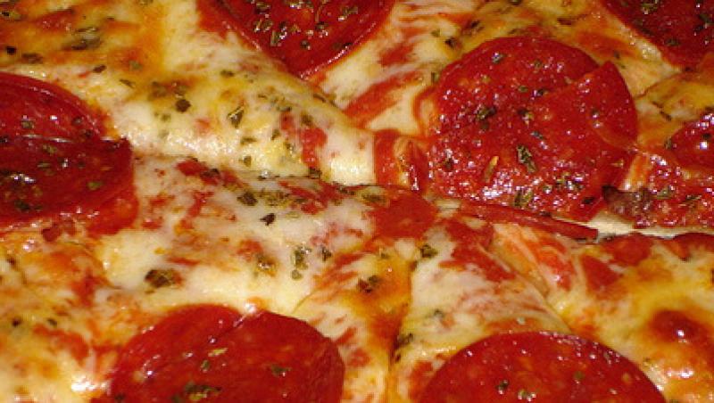 Un restaurant din SUA ofera pizza gratuit vorbitorilor de spaniola