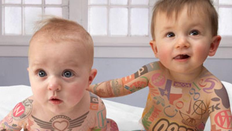 FOTO! Mai multi bebelusi au fost transformati in panouri publicitare