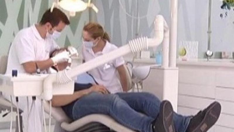16% dintre romani nu folosesc periuta si pasta de dinti