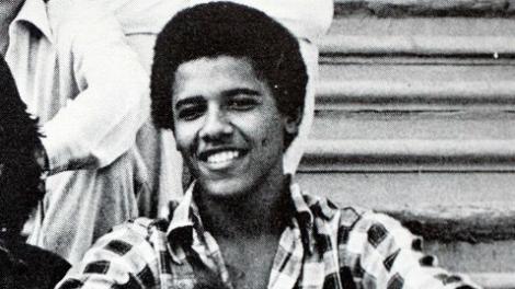 Barack Obama fuma frecvent marijuana in tinerete prin 'absortie totala', conform unei biografii