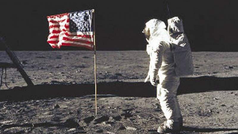 Neil Armstrong a dezvaluit secretul care spulbera teoria conspiratiei. Dovada ca aselenizarea a avut loc