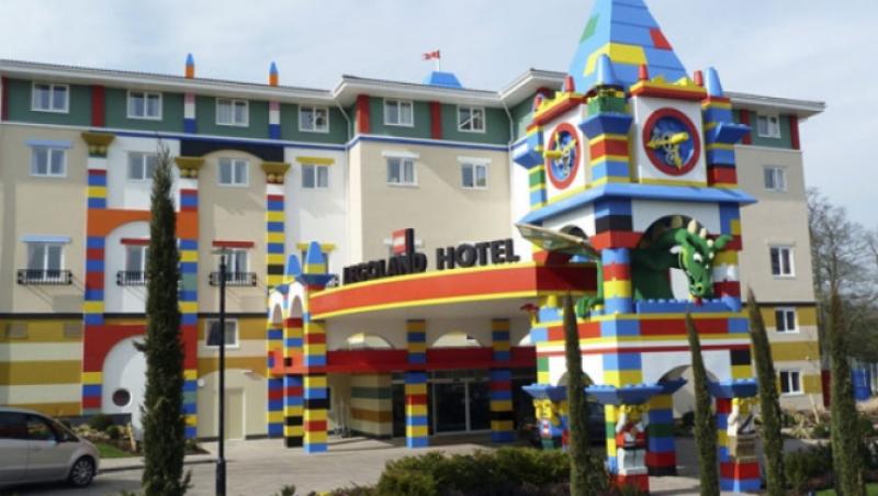 Hotelul care pare construit din lego, locul de cazare perfect pentru familiile cu copii