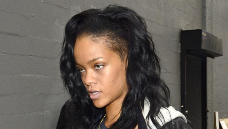 FOTO! Rihanna, de nerecunoscut dupa o noapte nebuna!