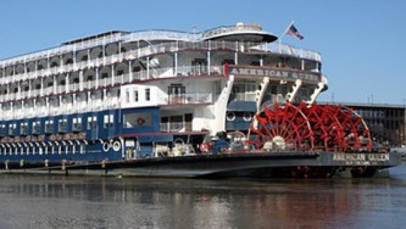 Cel mai mare vapor cu aburi din lume si-a reluat croazierele pe Mississippi