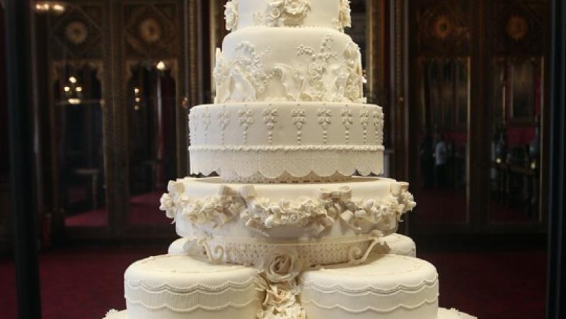 O felie din tortul de la nunta Printului William cu Kate Middleton va fi scoasa la licitatie