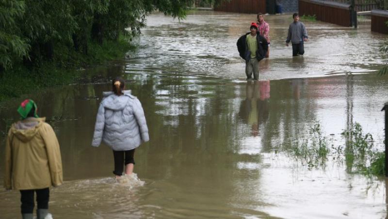 VIDEO! Inundatii: Stare de alerta, in mai multe comune din Vrancea