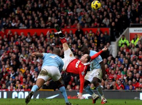 VIDEO! "Foarfeca" lui Rooney contra lui City, cel mai frumos gol din istoria Premier League