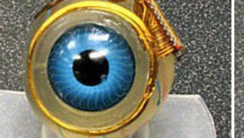 Un britanic si-a recapatat vederea dupa implantarea unui microcip in ochi