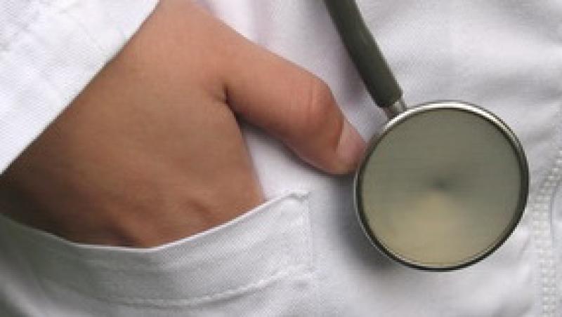 Programul Guvernului Ponta propune plata medicilor in functie de performante