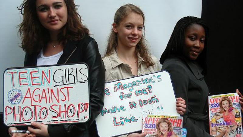 Mai multe adolescente au protestat la New York fata de Photoshop