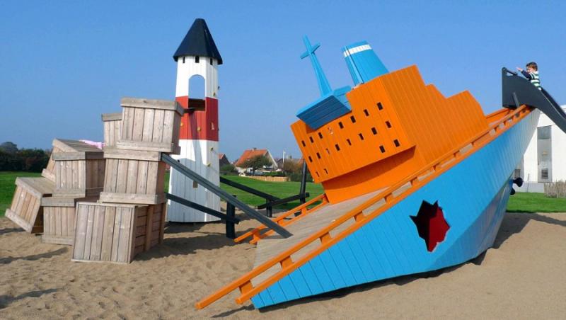 FOTO! Doi danezi au creat cele mai frumoase locuri de joaca pentru copii