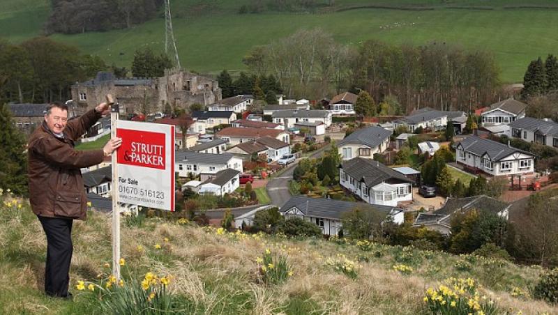 Un sat cu 70 de case din Marea Britanie costa 1,75 milioane de lire