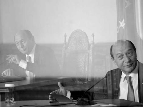 AP: Liderii UE cad din cauza crizei. Exceptia, Traian Basescu