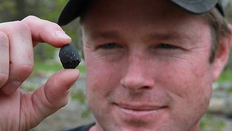Fragmente de meteorit, de 20 de ori mai scumpe decat aurul