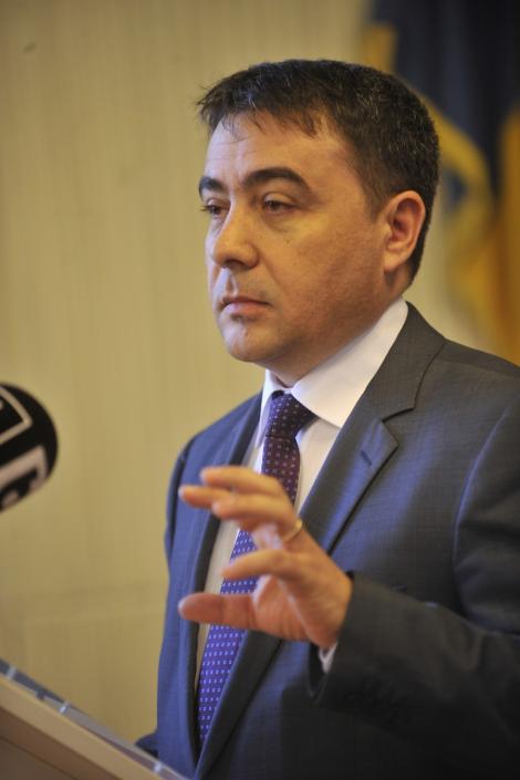Mihai Razvan Ungureanu, invitat in PDL: Partidul are nevoie de o locomotiva