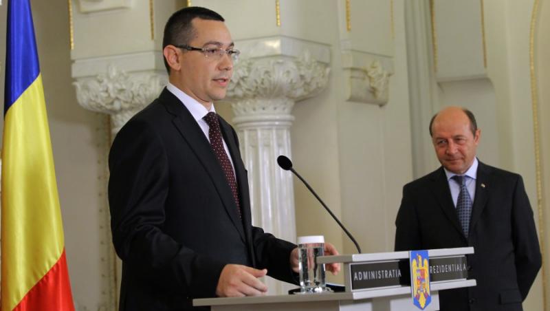 Premierul Victor Ponta a depus juramantul in prezenta mamei, sotiei si a socrului