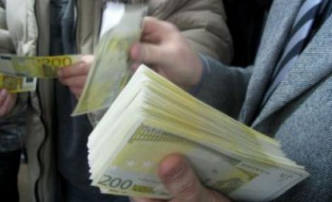 Spaga de 4.000 €, pentru admiterea la scoala de jandarmi Targu Ocna