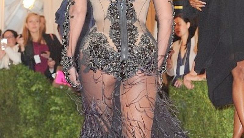 FOTO! Trebuie sa vezi: Beyonce, intr-o rochie transparenta!