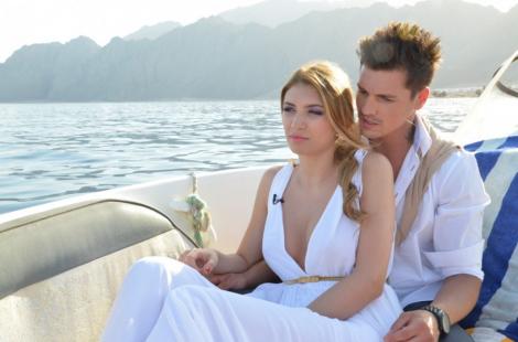 Scena dintr-un film celebru la „Burlacul”. Sergiu si Adelina, momente fierbinti pe un vas in Egipt!