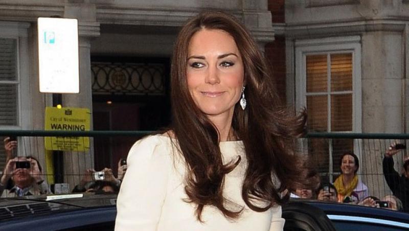 VIDEO! Kate Middleton, intr-o tinuta care a uimit Marea Britanie!