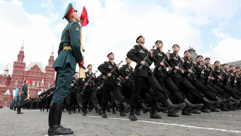 Ziua Victoriei - Parada militara grandioasa, in Piata Rosie din Moscova