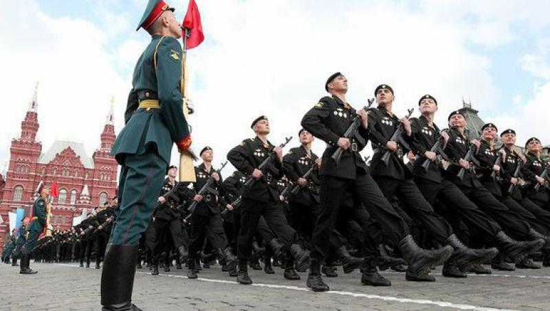 Ziua Victoriei - Parada militara grandioasa, in Piata Rosie din Moscova