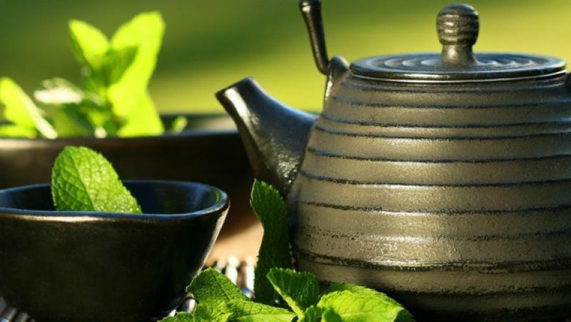 Cele mai hidratante si revigorante ceaiuri pe timp de vara