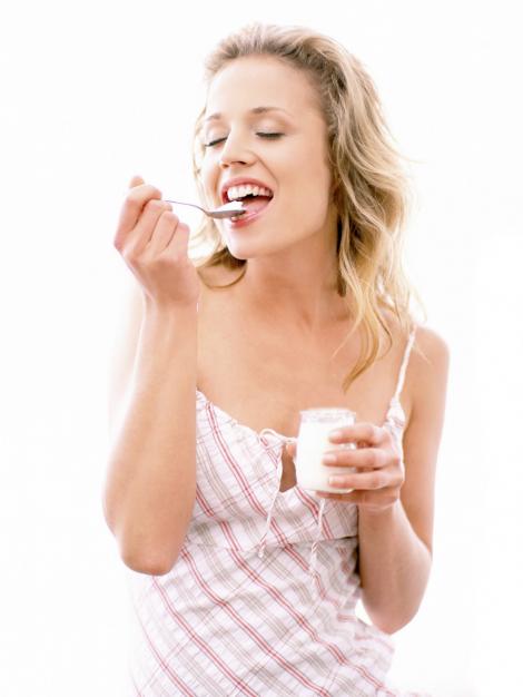 Consumul de iaurt te face sa fii mai atractiva