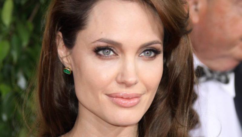 Angelina Jolie va regiza un film erotic